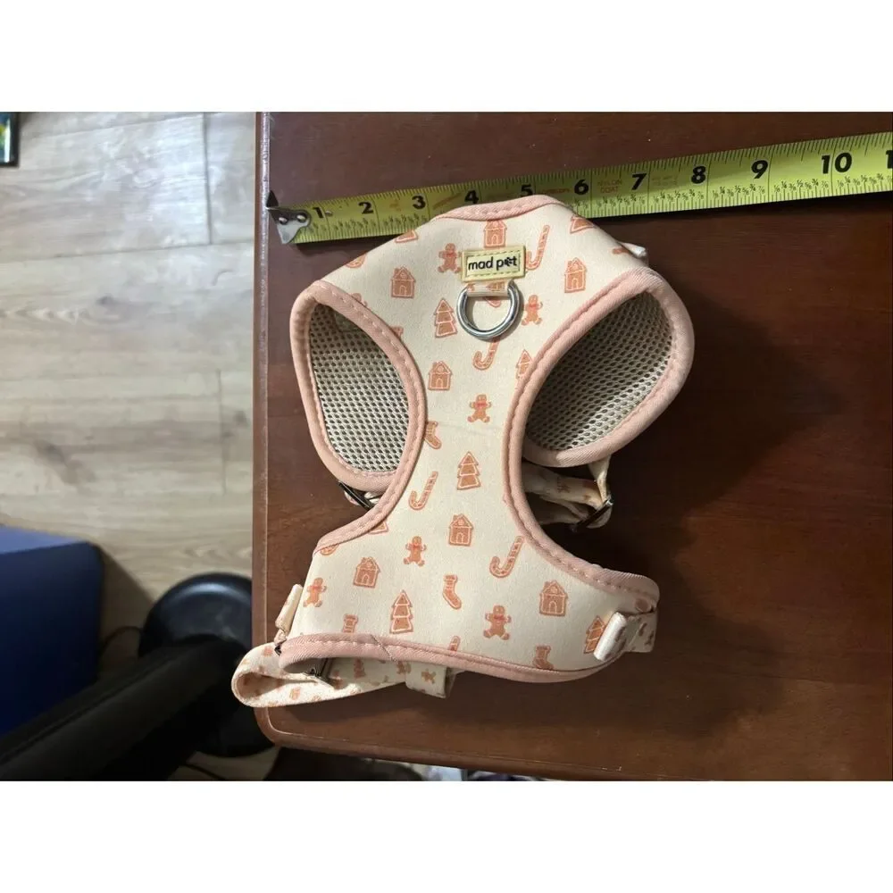 Cute Gingerbread Holiday Dog Harness – Size M, Mad Pet Brand, new